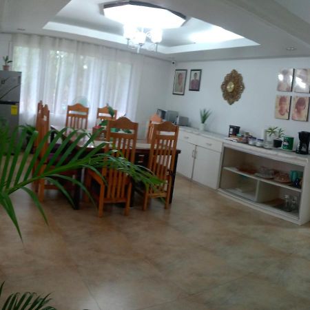 Amor'S Place Puerto Princesa Ngoại thất bức ảnh