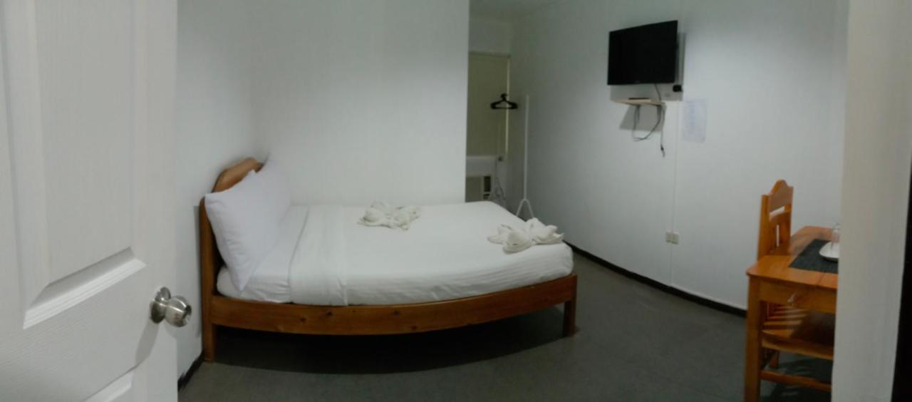 Amor'S Place Puerto Princesa Ngoại thất bức ảnh